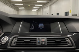 Harmaa BMW 520 2015 kuva 19.