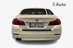 valkoinen BMW 520 2015 kuva 3.