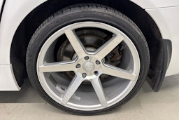 valkoinen BMW 520 2015 kuva 11.