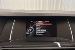 valkoinen BMW 520 2015 kuva 19.