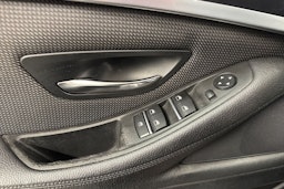 valkoinen BMW 520 2015 kuva 25.