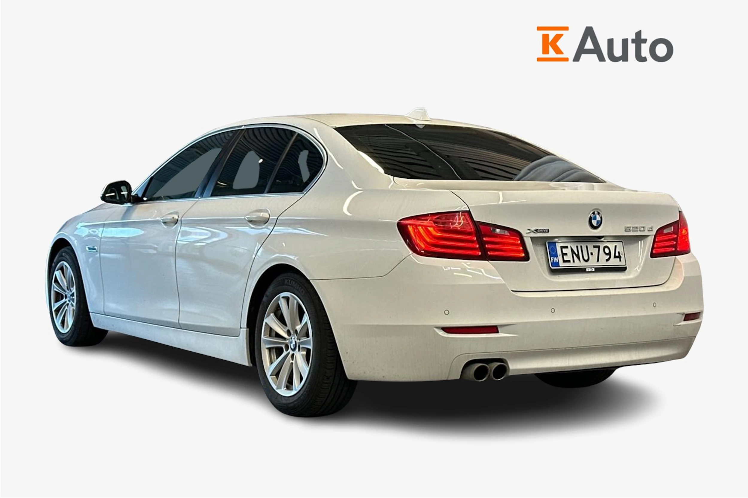 valkoinen BMW 520 2016 kuva 2.
