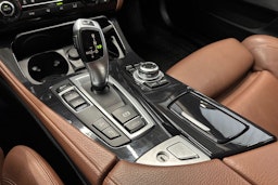harmaa BMW 520 2015 kuva 27.