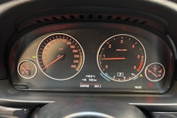 musta BMW 520 2015 kuva 18.