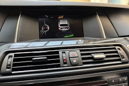 musta BMW 520 2015 kuva 19.