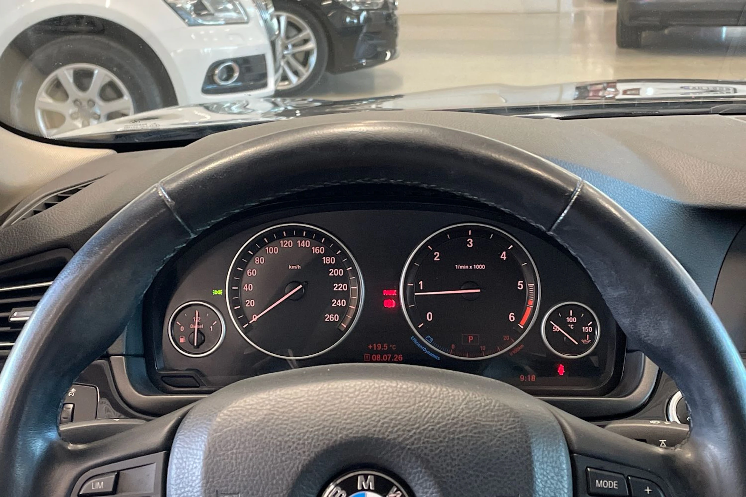 ruskea (beige) BMW 520 2015 kuva 13.