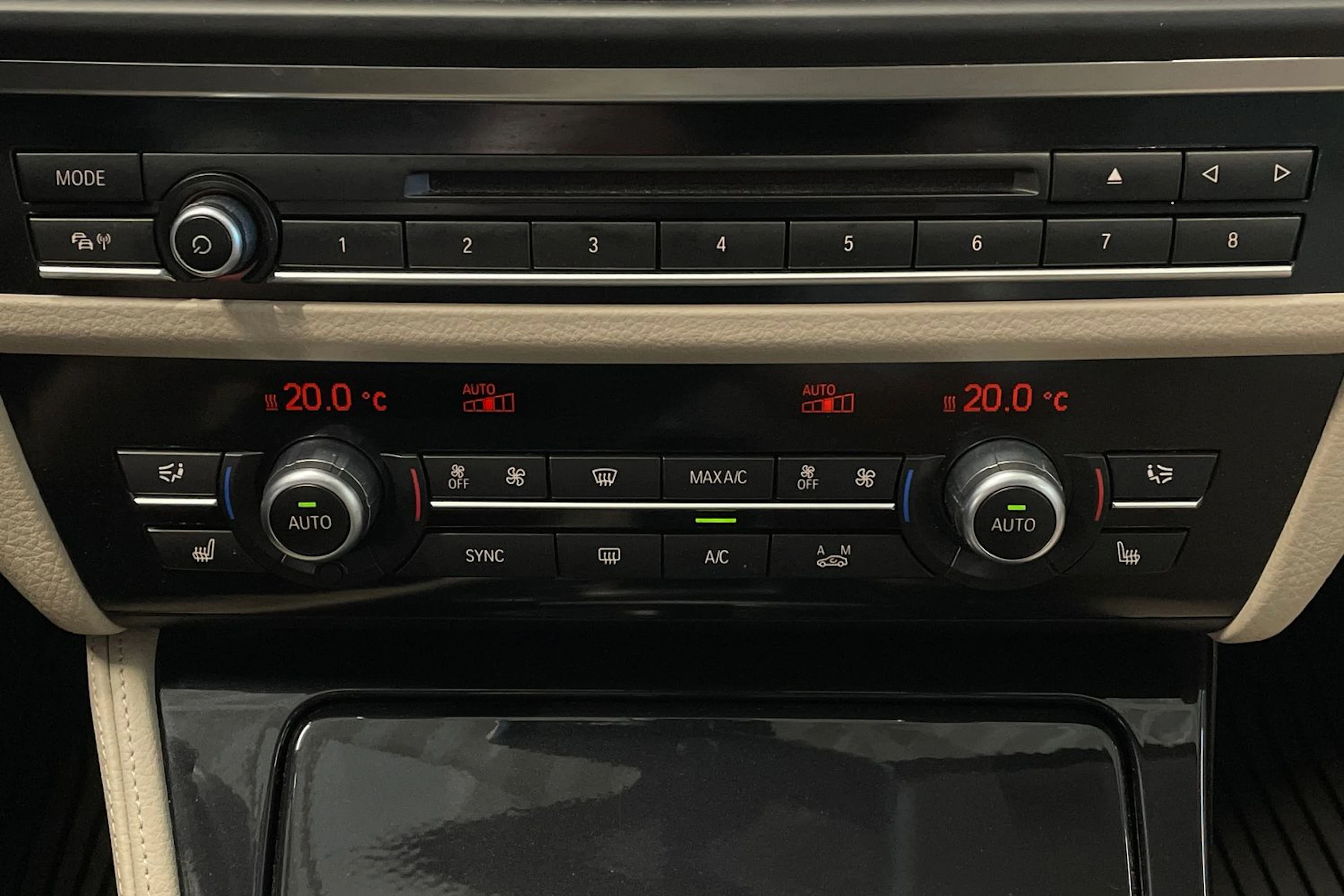 ruskea (beige) BMW 520 2015 kuva 19.