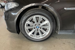 Ruskea (beige) BMW 520 2015 kuva 11.