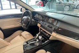 Ruskea (beige) BMW 520 2015 kuva 15.