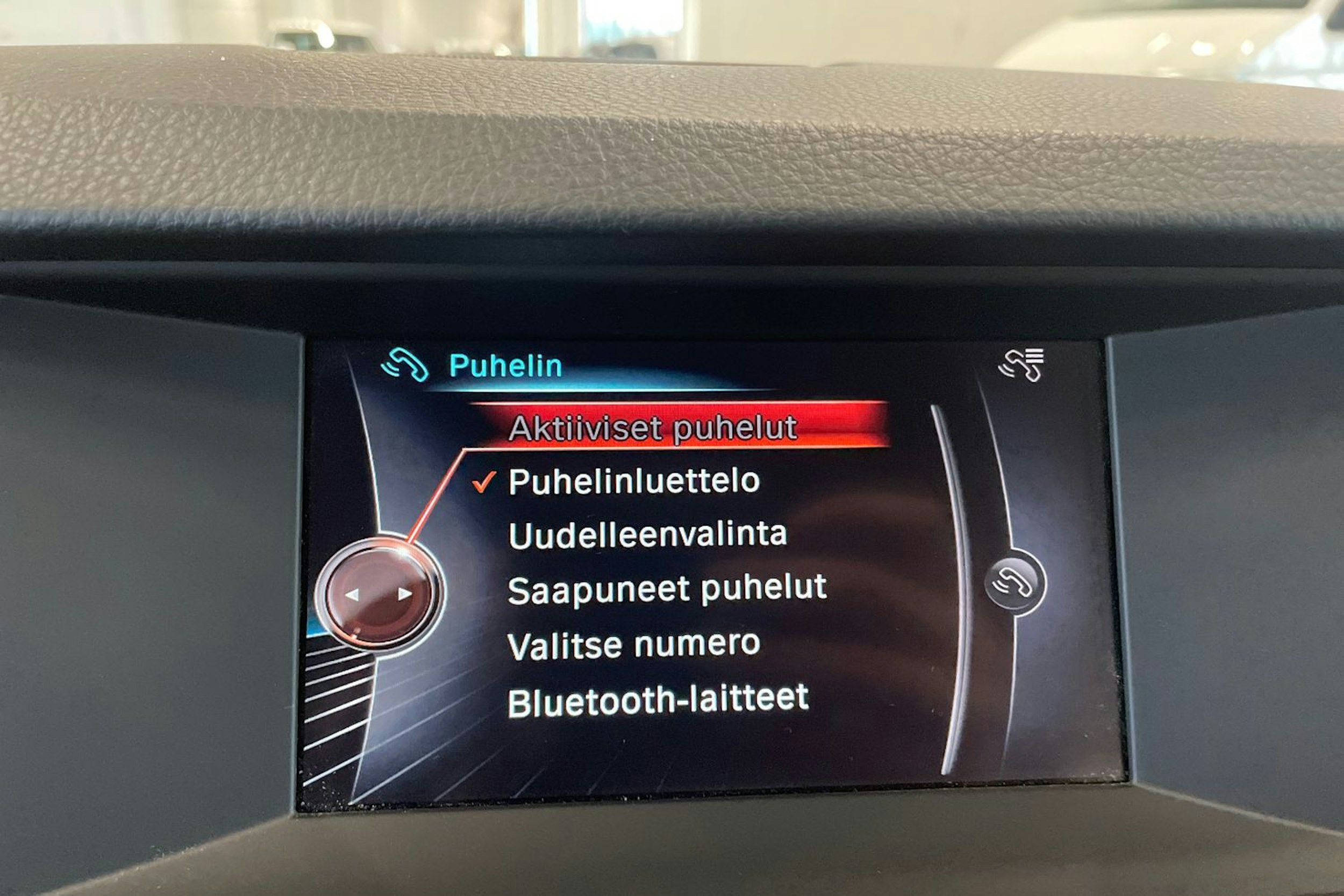 Ruskea (beige) BMW 520 2015 kuva 24.