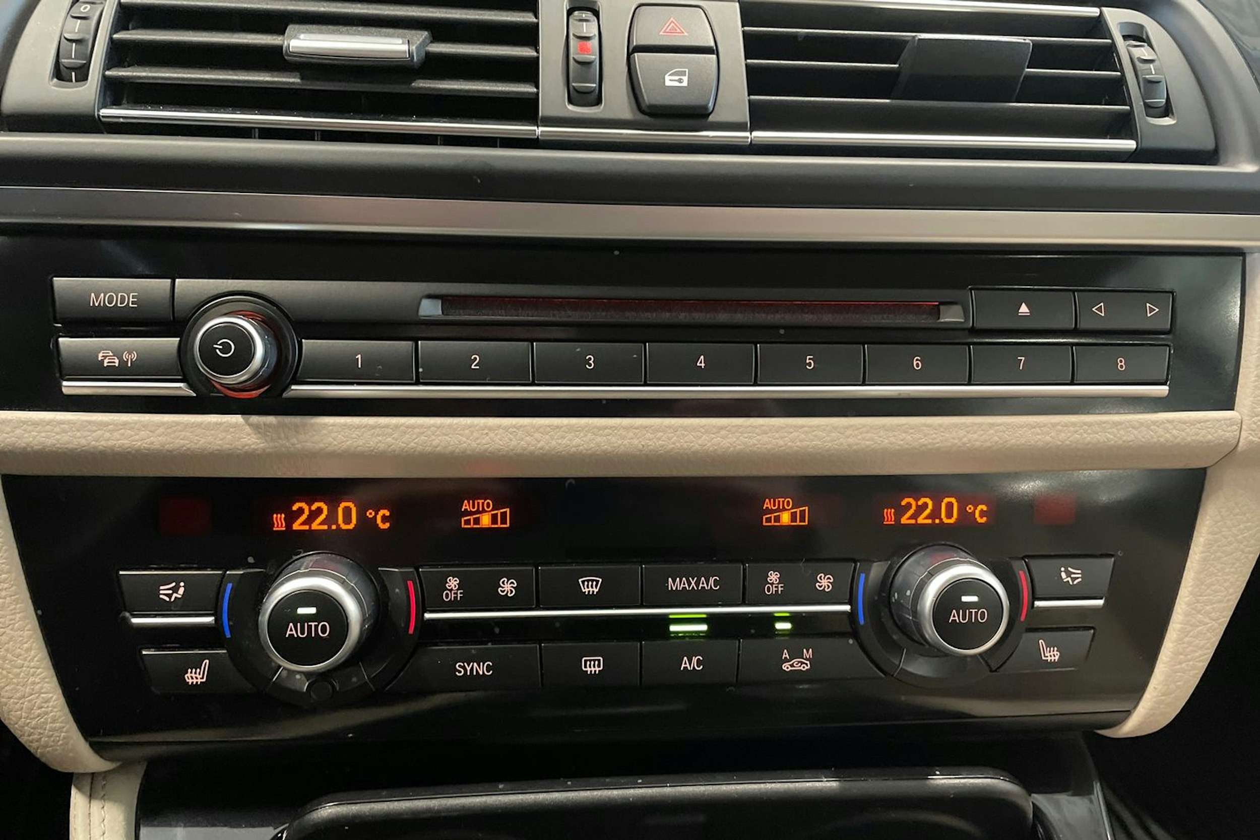 Ruskea (beige) BMW 520 2015 kuva 26.