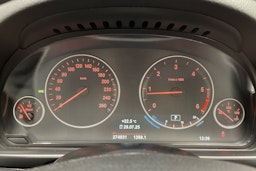 Valkoinen BMW 520 2015 kuva 16.