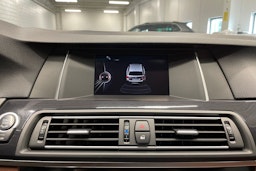 Valkoinen BMW 520 2015 kuva 18.