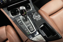 Valkoinen BMW 520 2015 kuva 20.