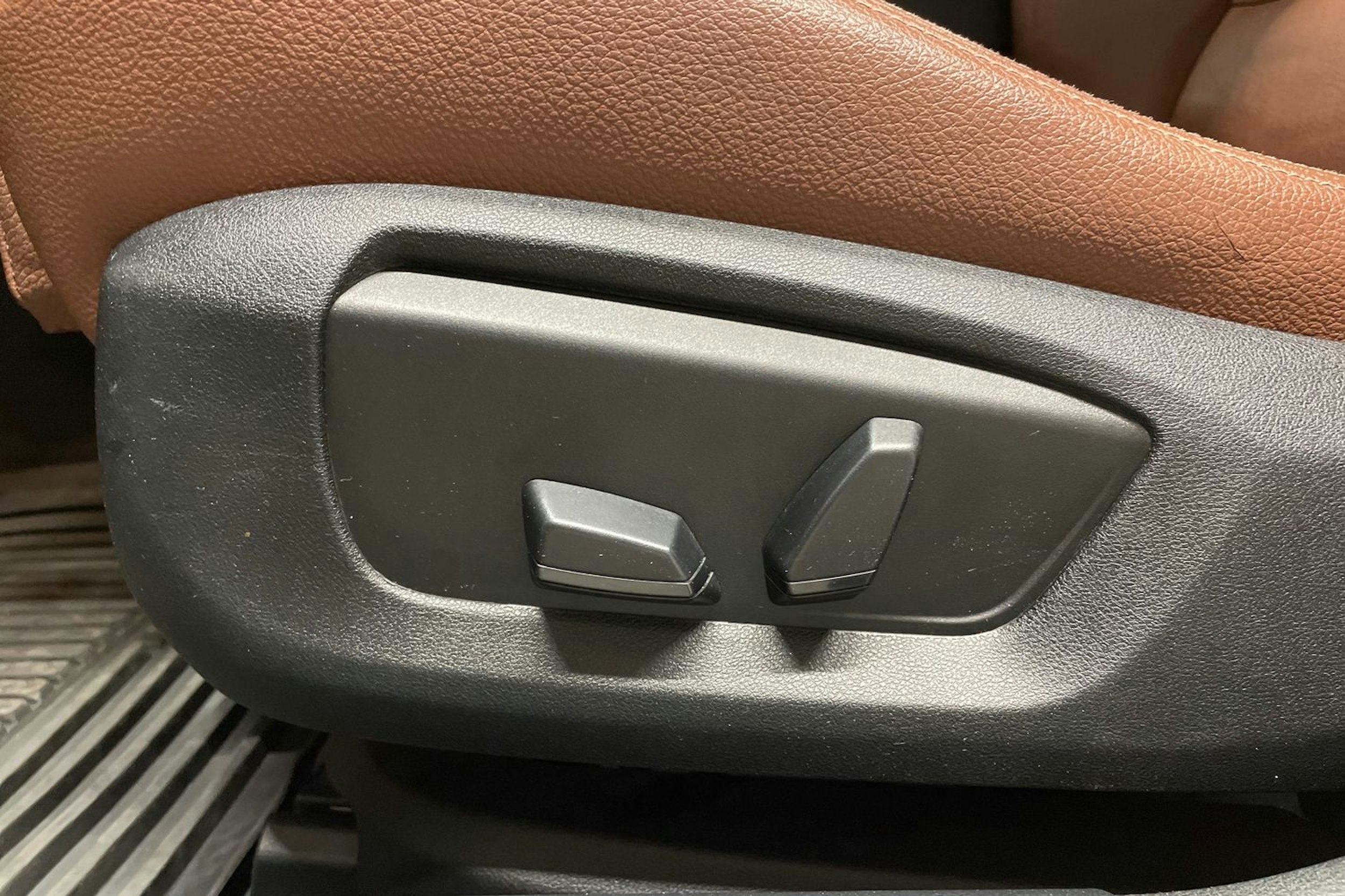 Valkoinen BMW 520 2015 kuva 26.