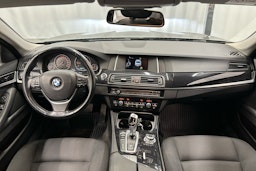 harmaa BMW 520 2015 kuva 7.