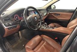 harmaa BMW 520 2015 kuva 3.