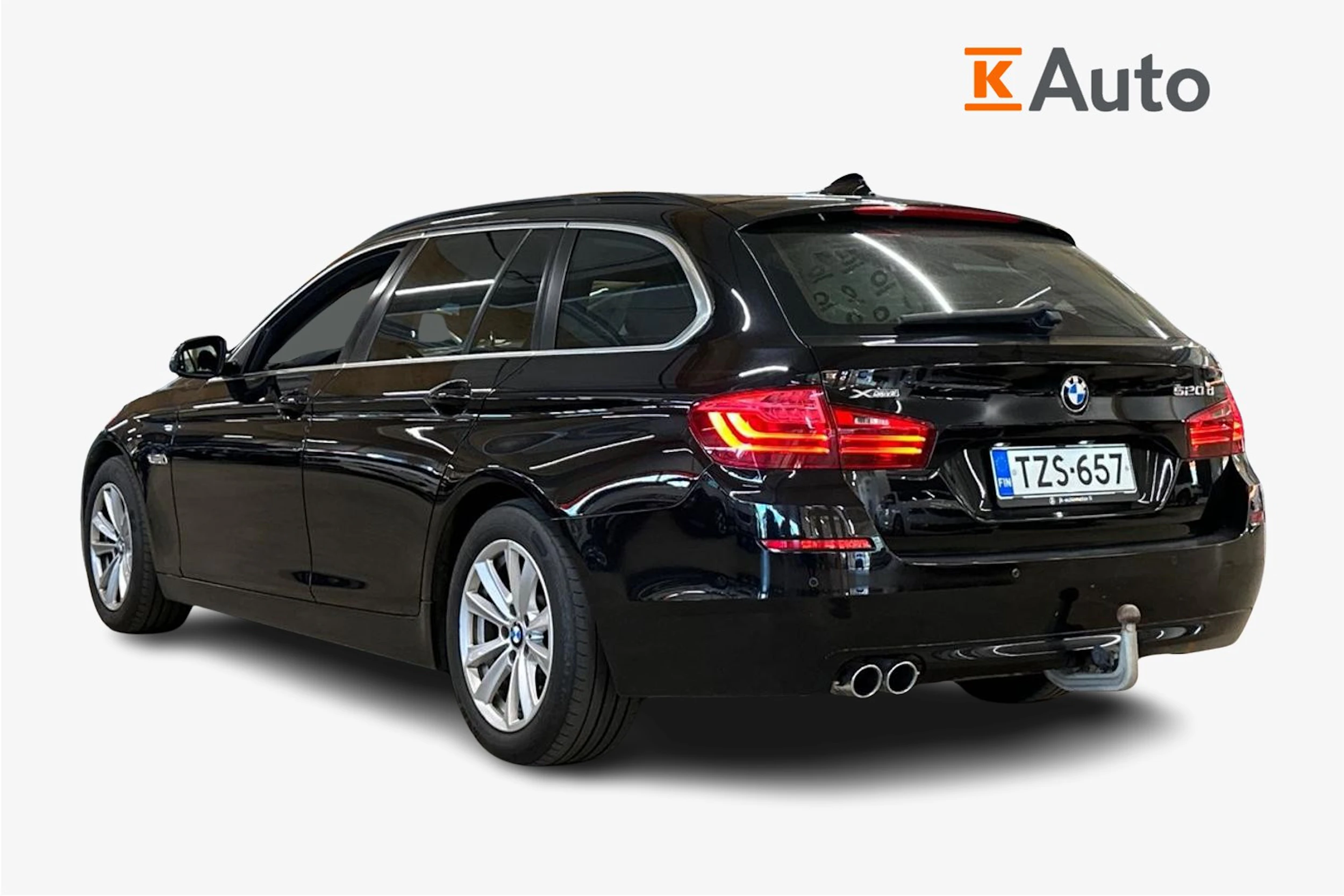 musta BMW 520 2015 kuva 2.