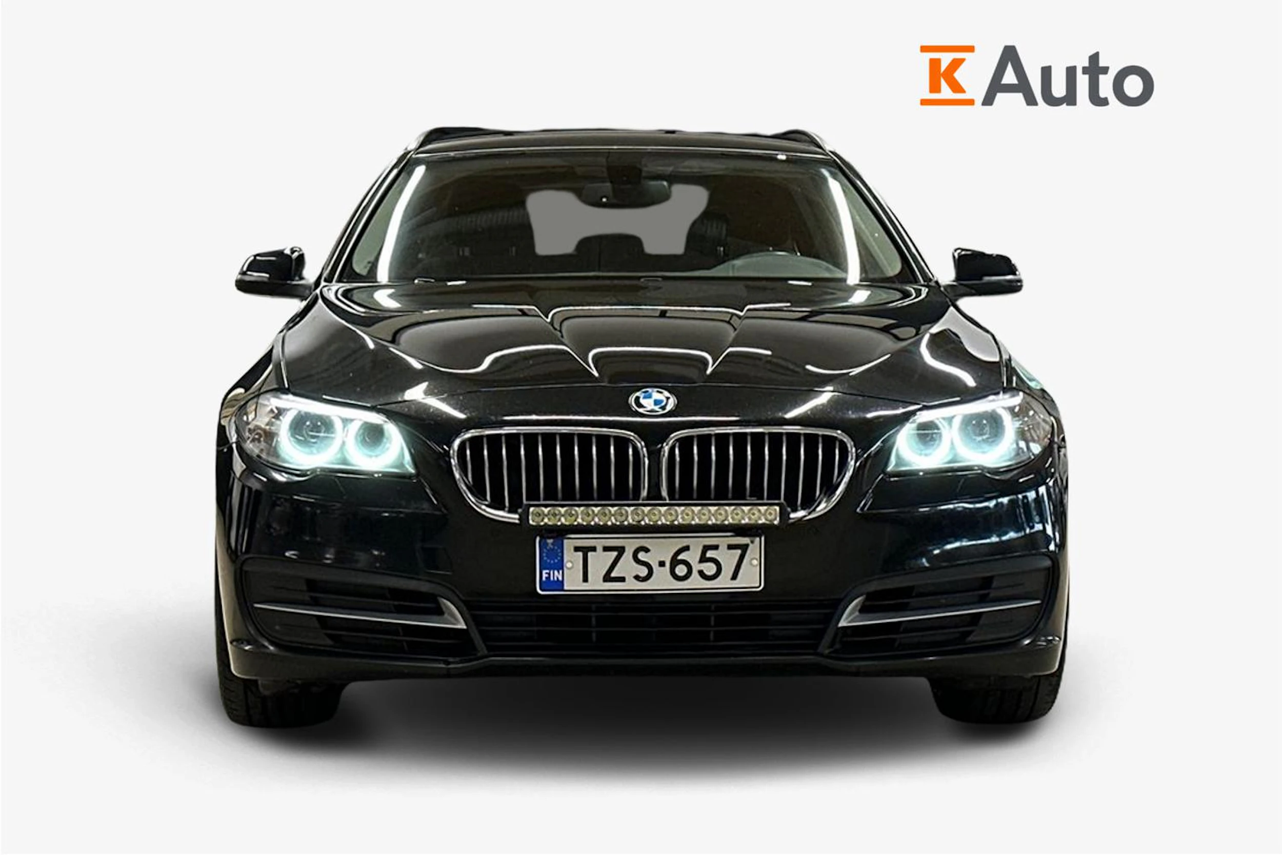 musta BMW 520 2015 kuva 4.