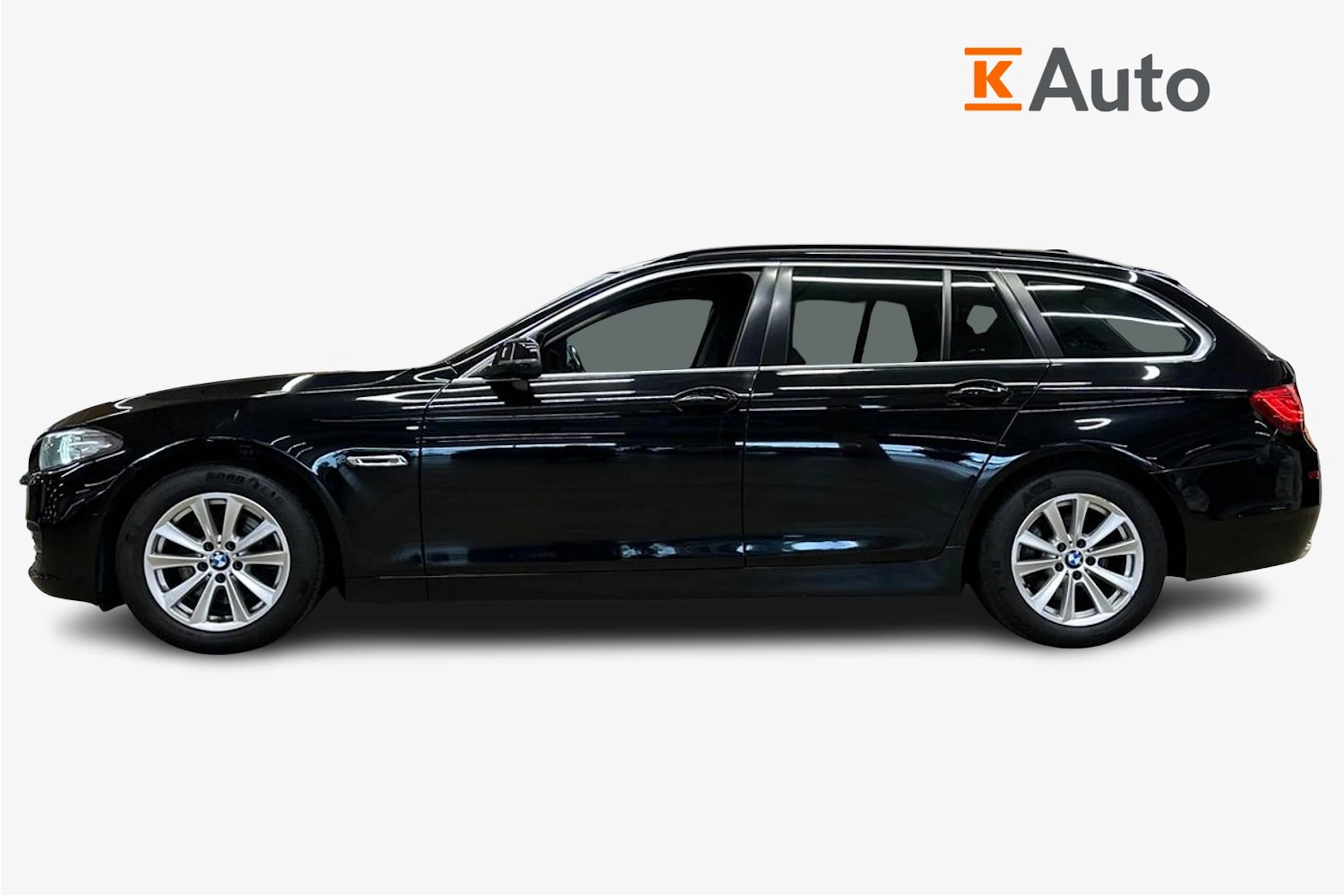 musta BMW 520 2015 kuva 5.