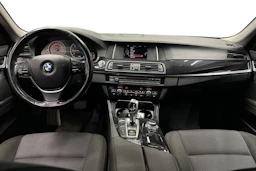 musta BMW 520 2015 kuva 7.