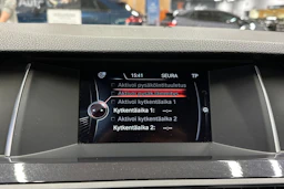 musta BMW 520 2015 kuva 14.