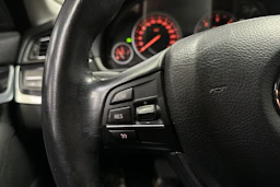 musta BMW 520 2015 kuva 19.
