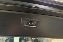 musta BMW 520 2015 kuva 24.