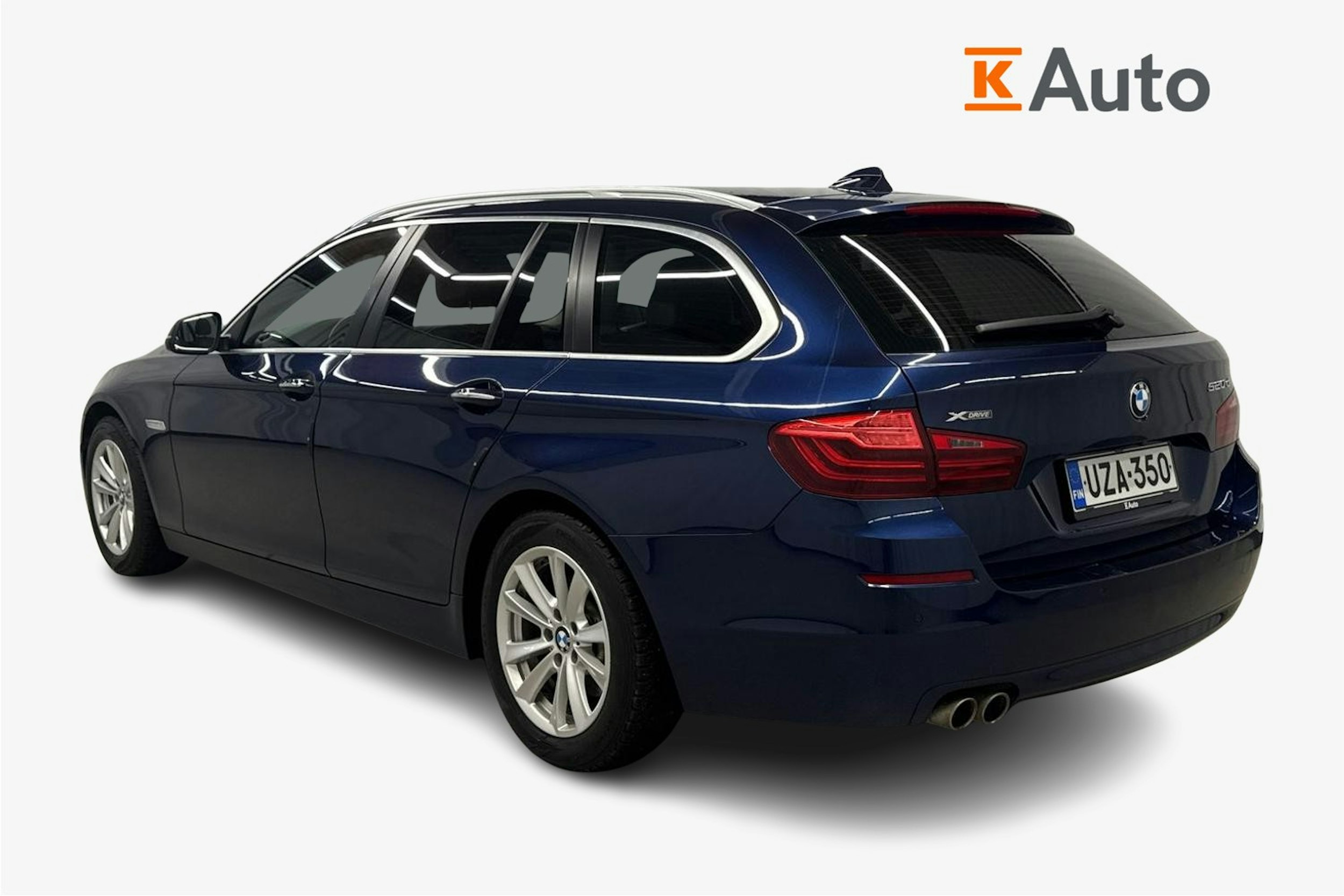 sininen BMW 520 2015 kuva 2.