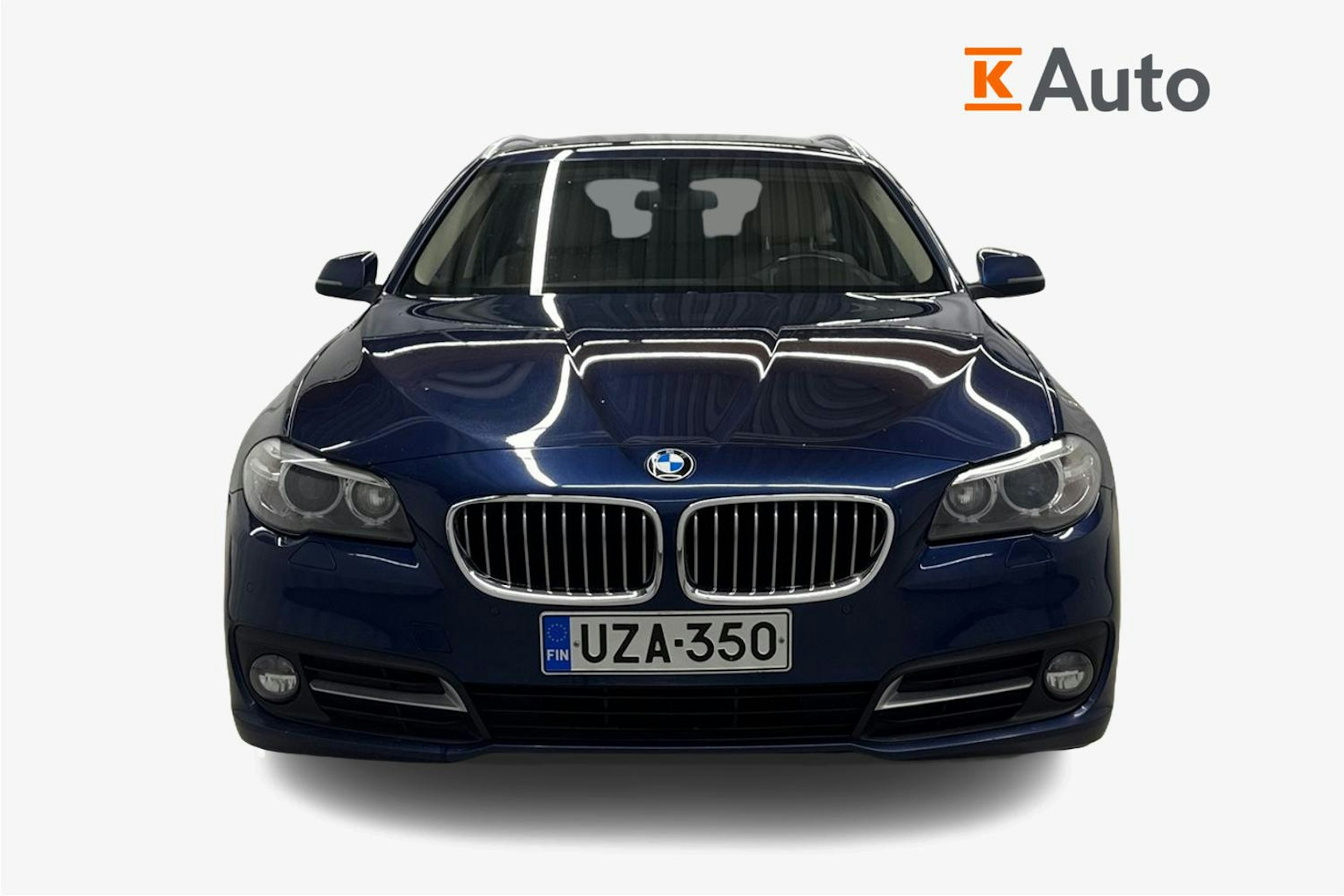 sininen BMW 520 2015 kuva 5.