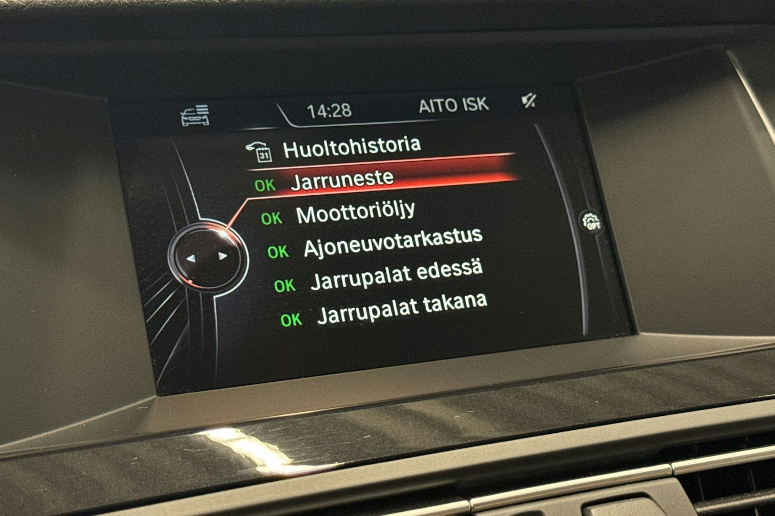 sininen BMW 520 2015 kuva 30.