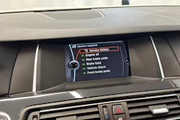 valkoinen BMW 520 2015 kuva 18.