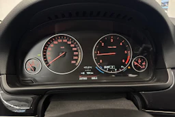 valkoinen BMW 520 2015 kuva 20.