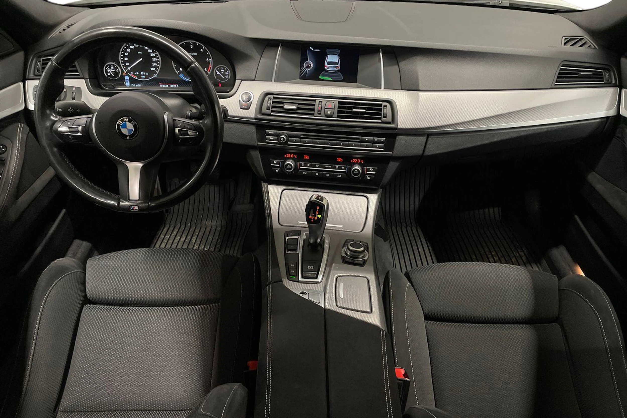 valkoinen BMW 520 2017 kuva 7.