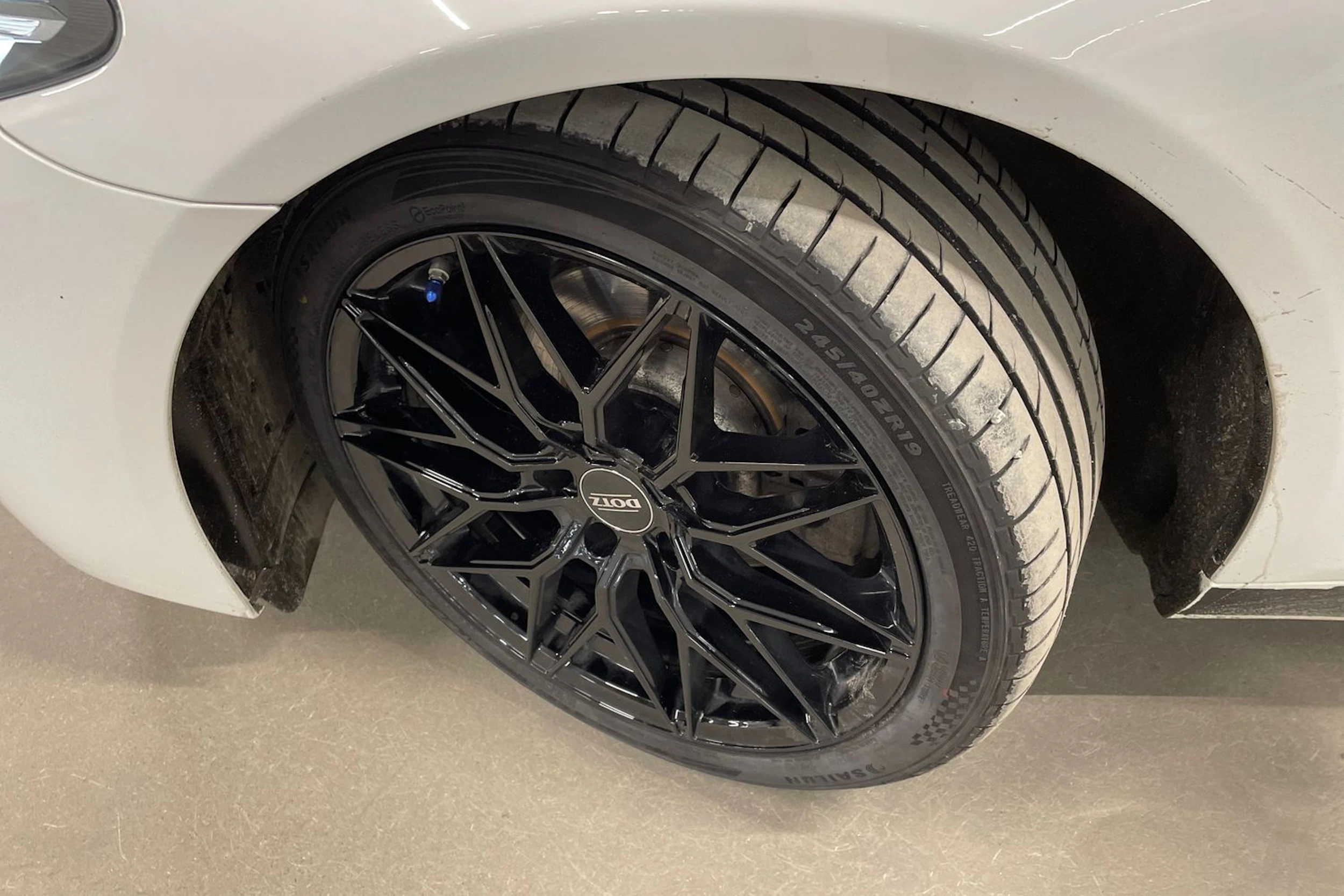 valkoinen BMW 520 2017 kuva 10.