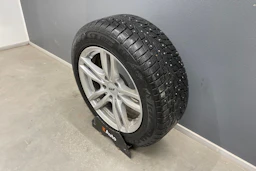 valkoinen BMW 520 2017 kuva 11.