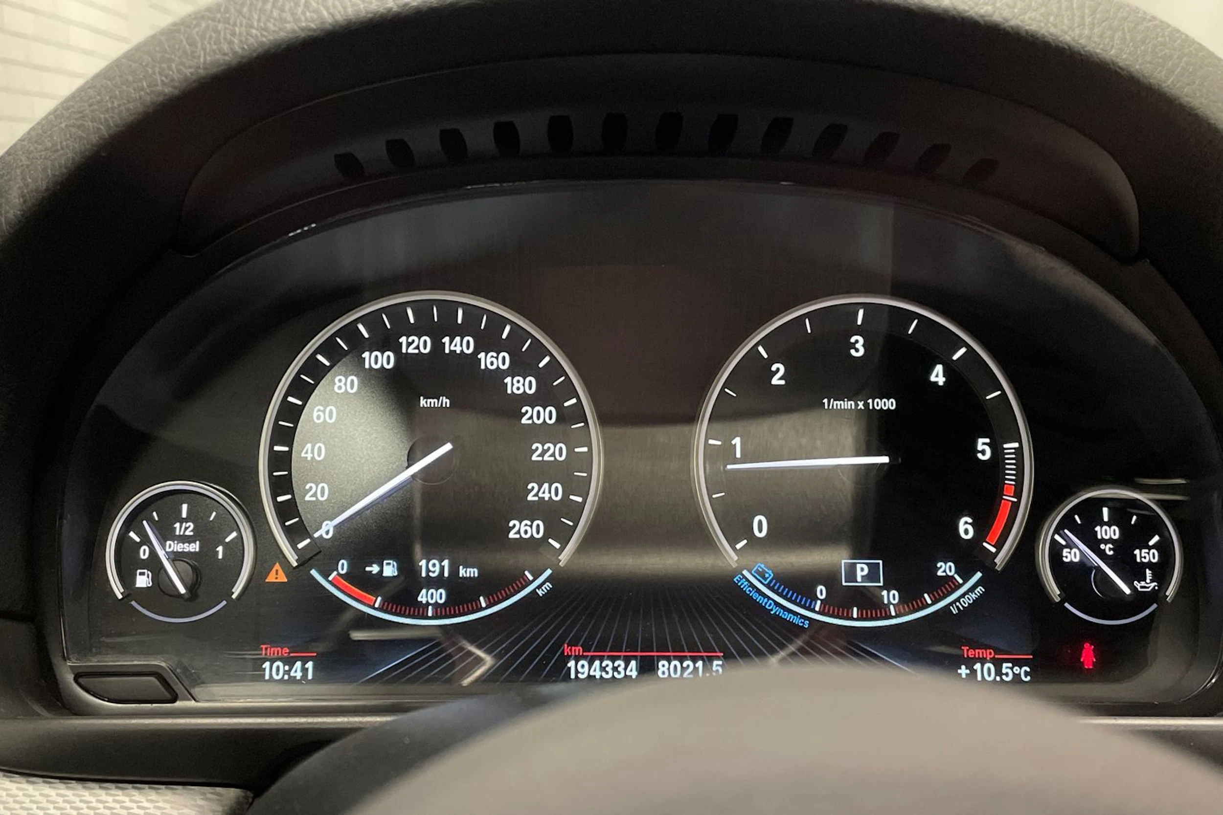 valkoinen BMW 520 2017 kuva 13.