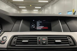 valkoinen BMW 520 2017 kuva 14.