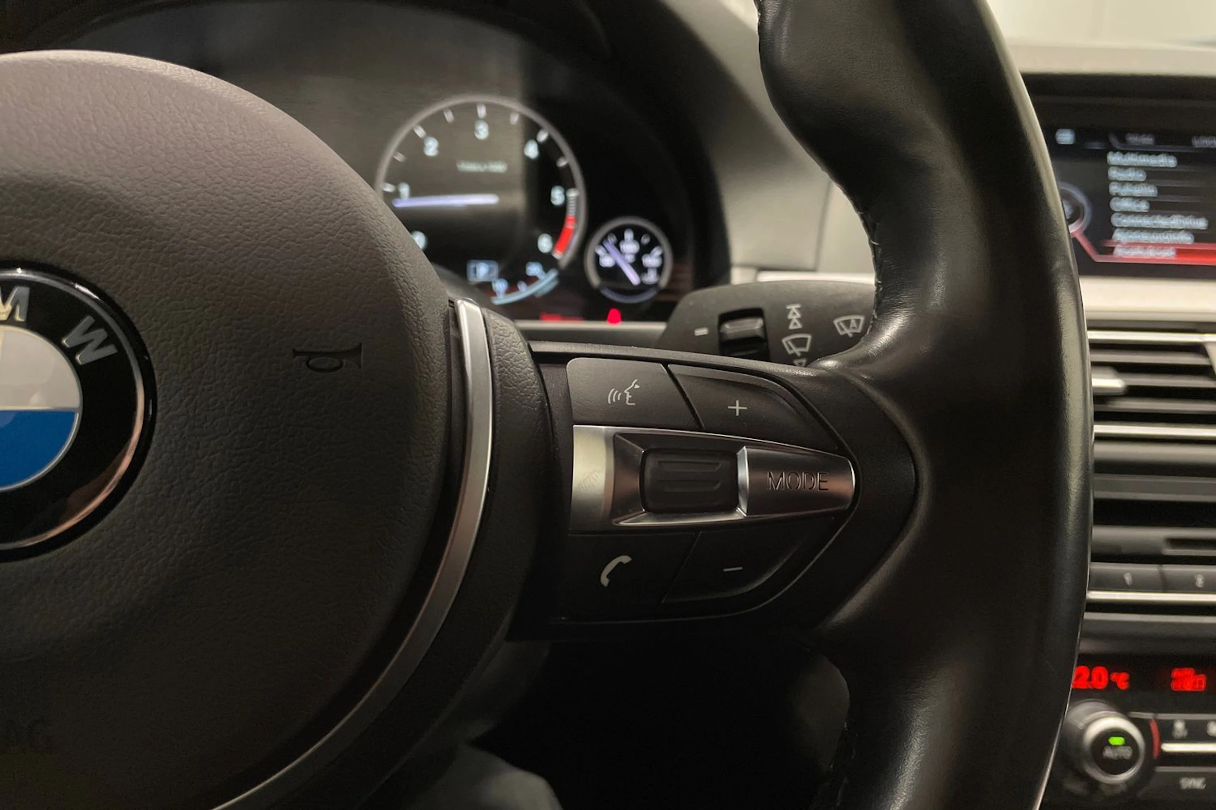 valkoinen BMW 520 2017 kuva 20.