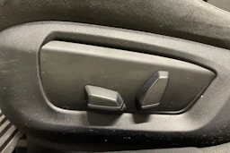 valkoinen BMW 520 2017 kuva 21.