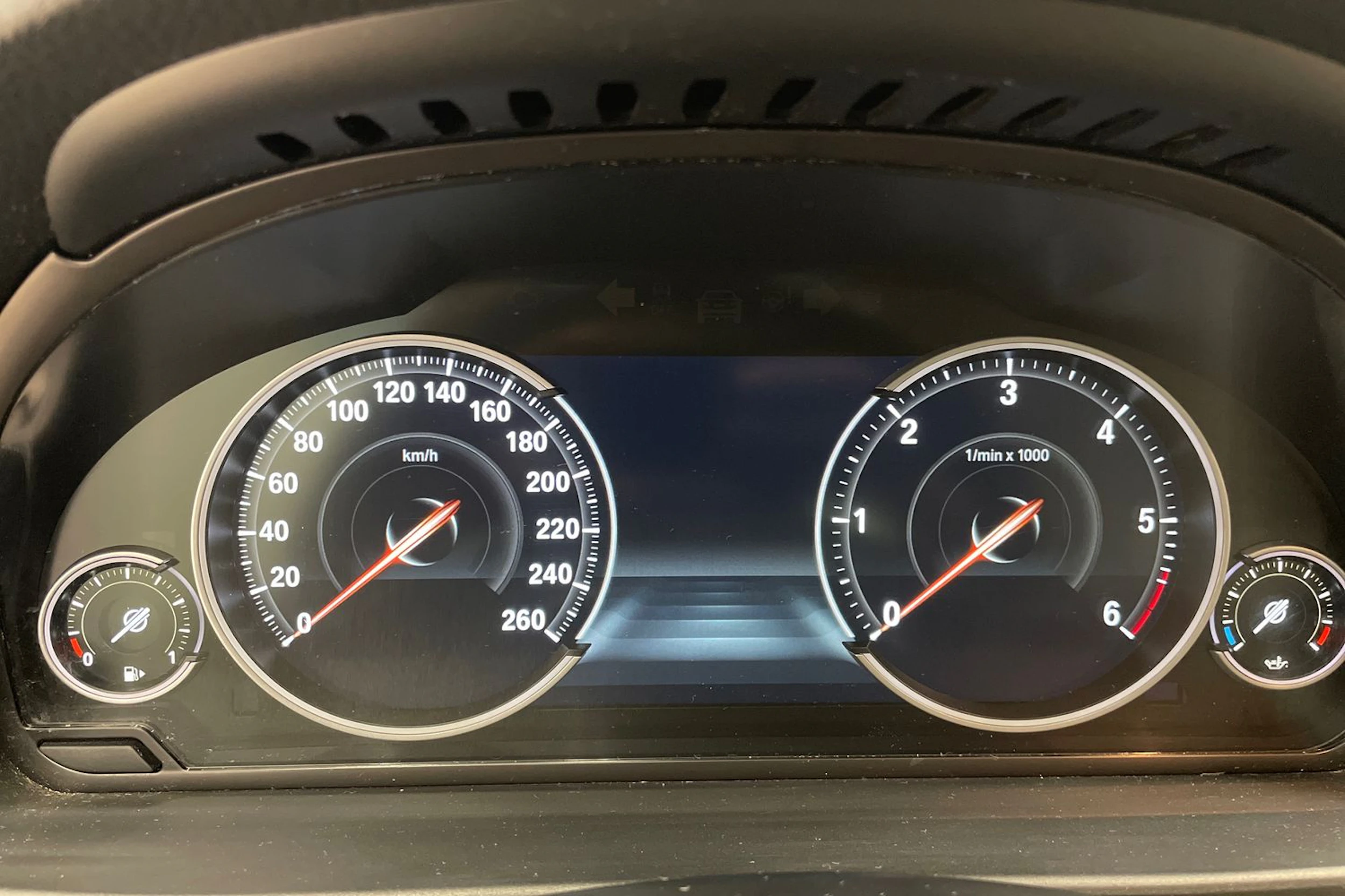 valkoinen BMW 520 2016 kuva 13.