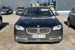 musta BMW 520 2016 kuva 5.