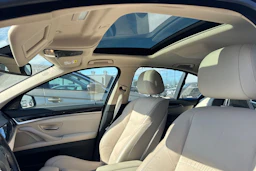 musta BMW 520 2016 kuva 6.