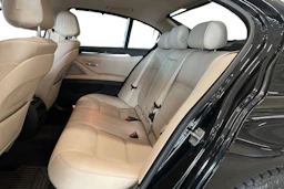 musta BMW 520 2016 kuva 8.
