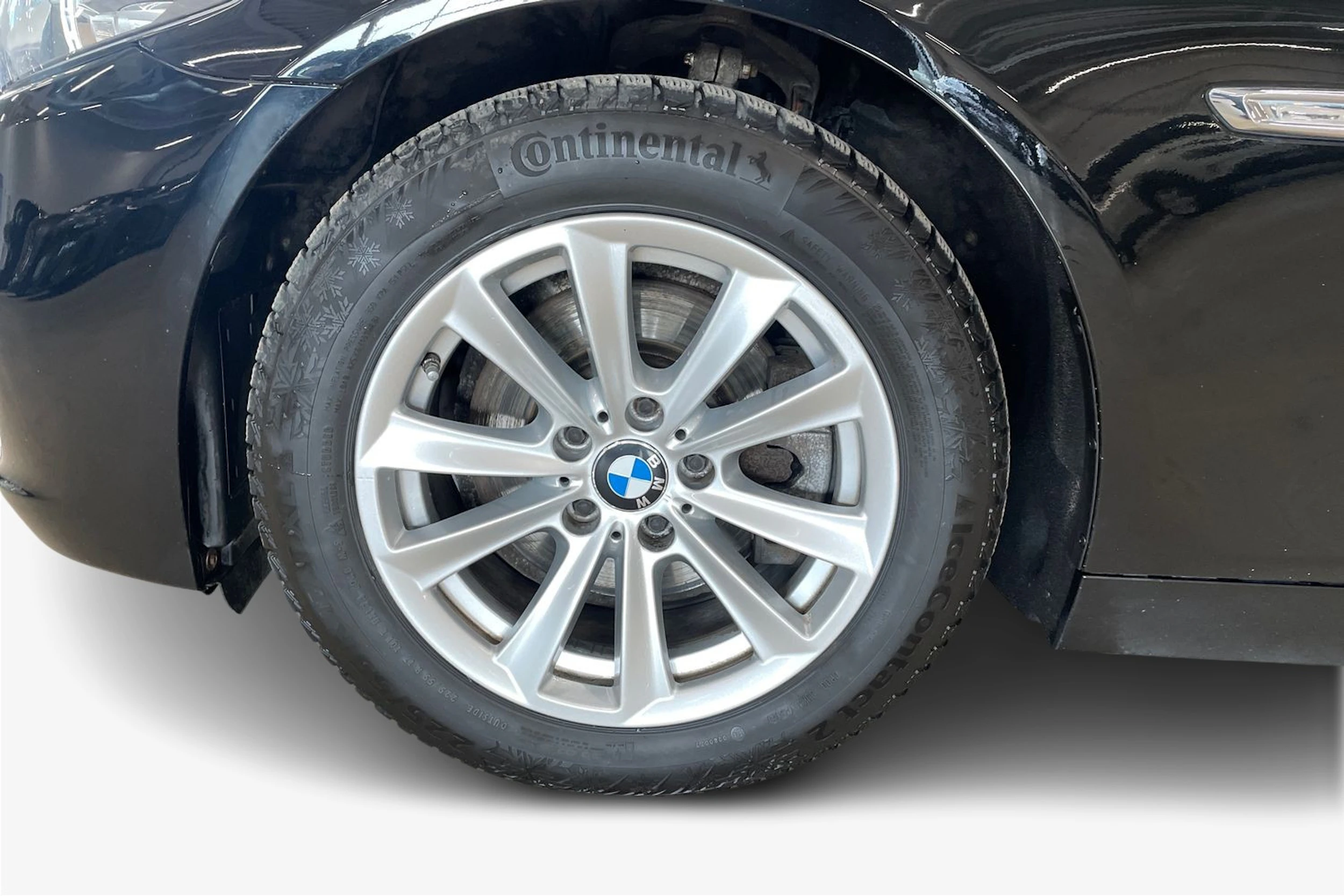 musta BMW 520 2016 kuva 9.