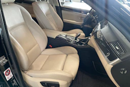 musta BMW 520 2016 kuva 12.