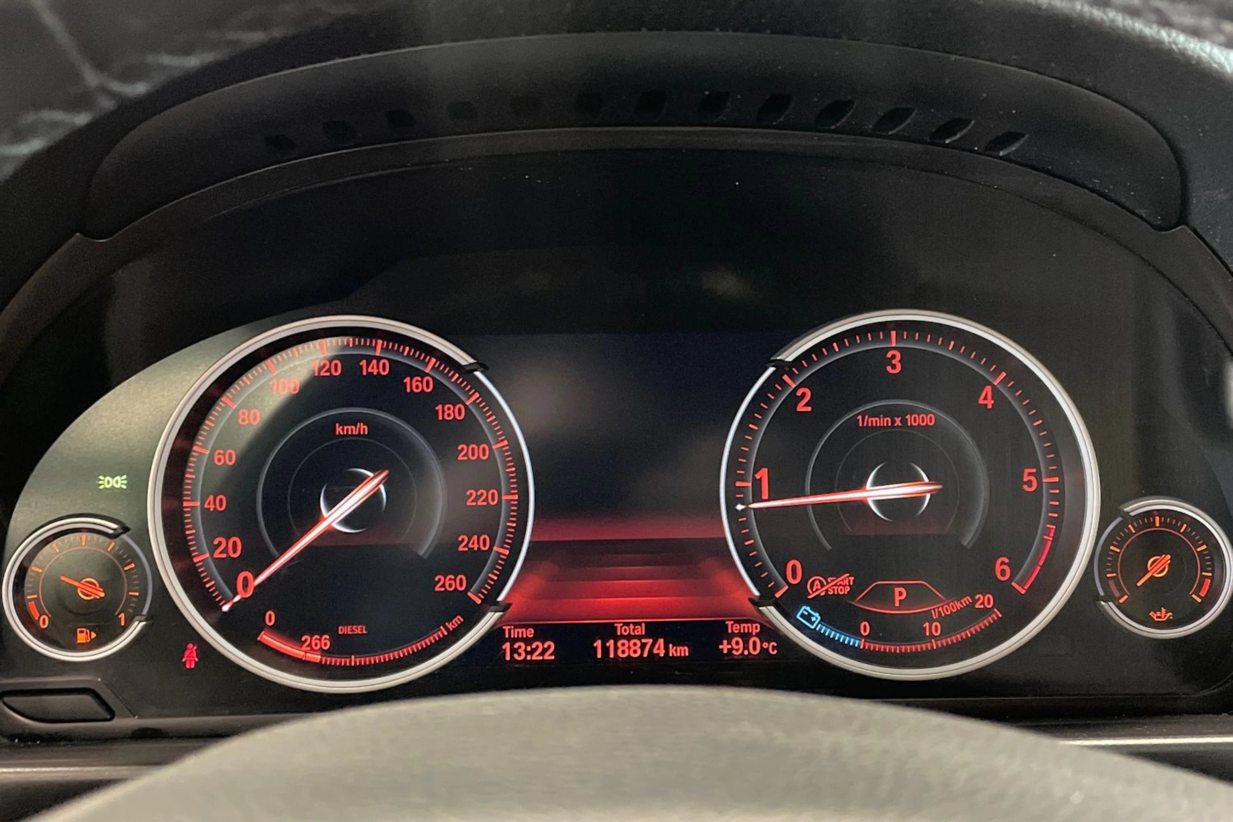 musta BMW 520 2016 kuva 17.