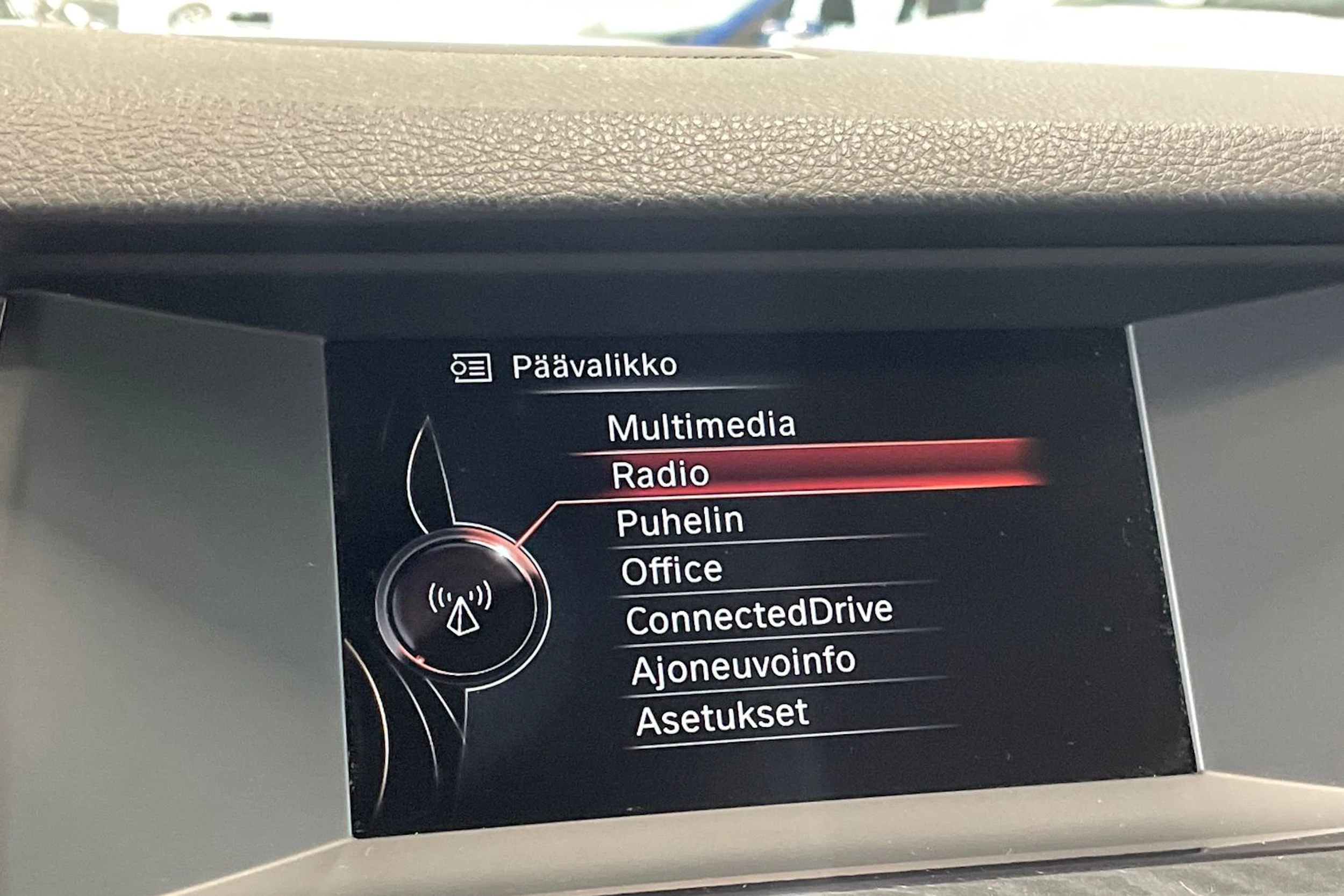 musta BMW 520 2016 kuva 20.