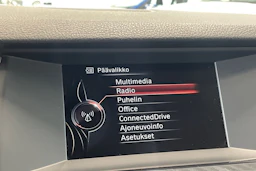musta BMW 520 2016 kuva 20.