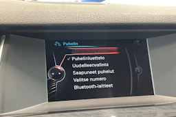 musta BMW 520 2016 kuva 22.